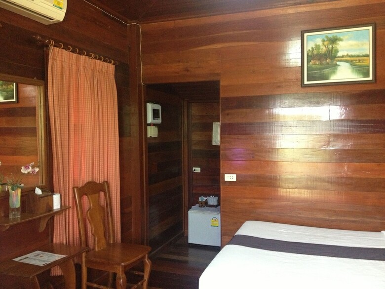 Hotel Baan Ing Khao Resort