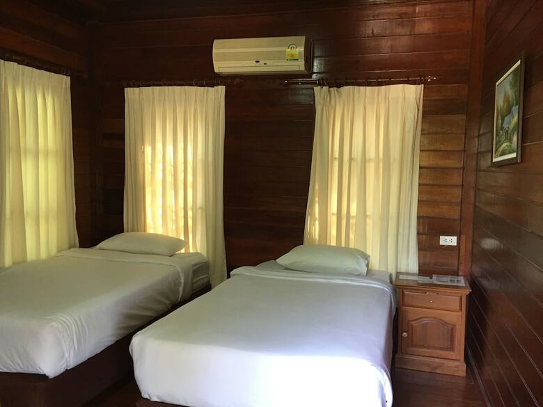 Hotel Baan Ing Khao Resort
