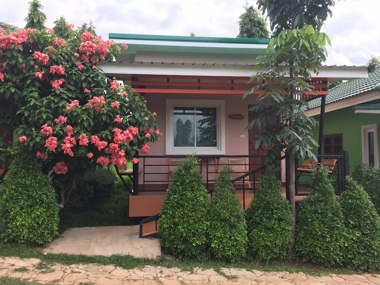 Hotel Baan Ing Khao Resort