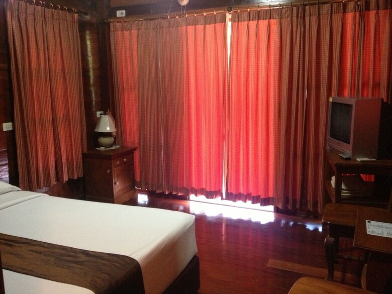 Hotel Baan Ing Khao Resort