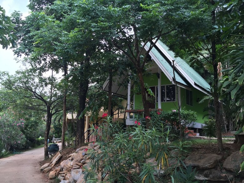 Hotel Baan Ing Khao Resort