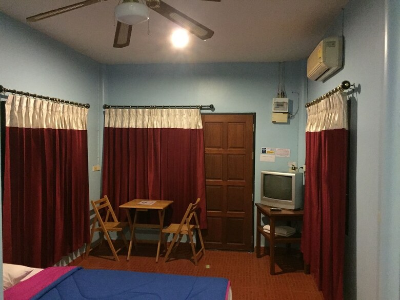 Hotel Baan Ing Khao Resort
