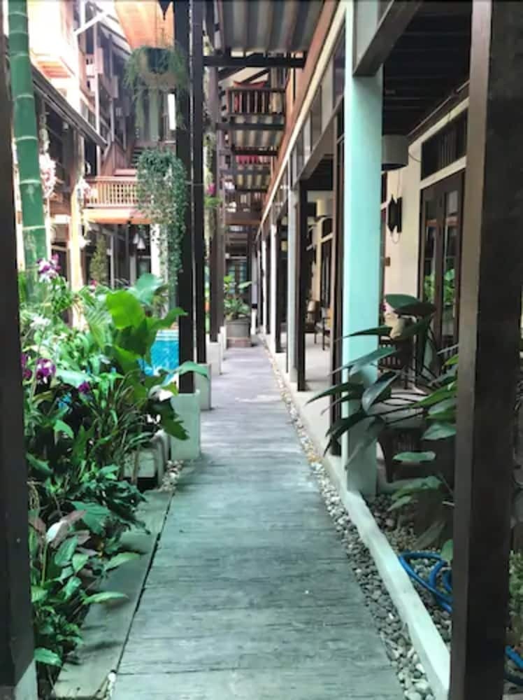 Ban Chang Tong Hotel