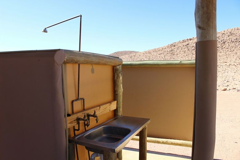 Kanaan N/a'an Ku S� Desert Retreat