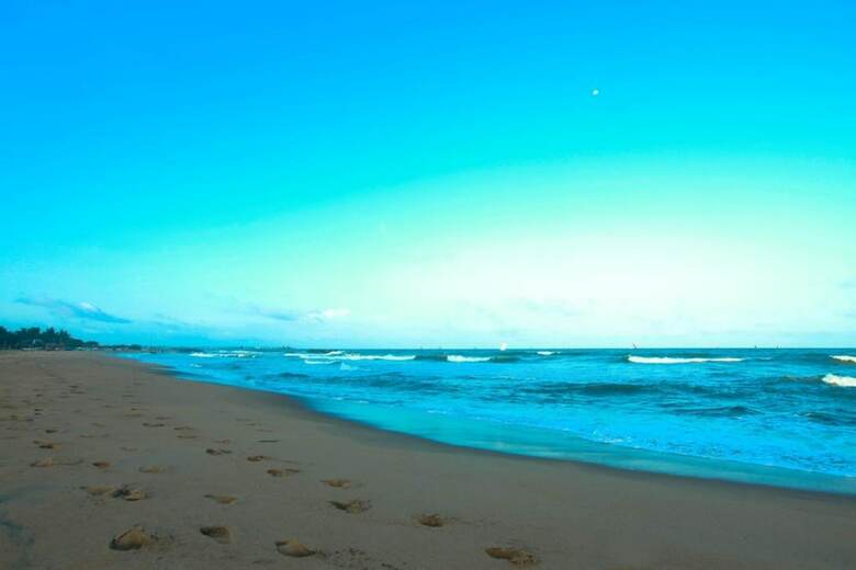 Beacon Beach Hotel