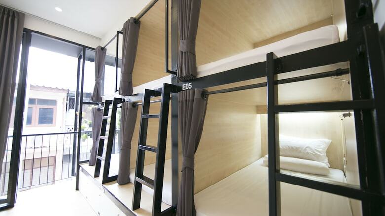 Hostal Lamurr Sukhumvit 41