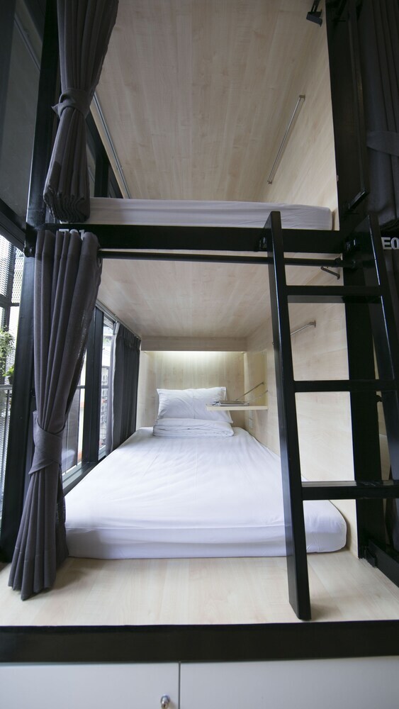 Hostal Lamurr Sukhumvit 41