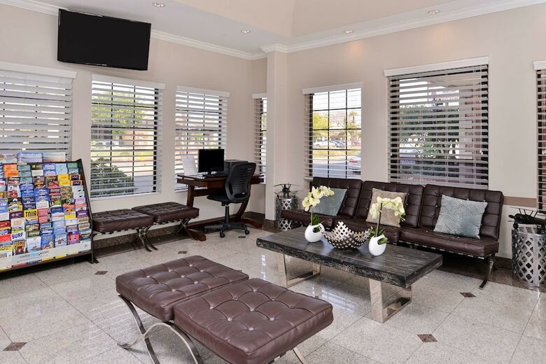 Best Western Airpark Hotel