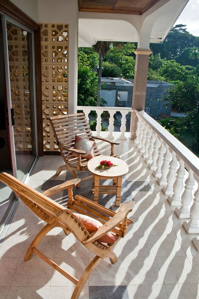 Hotel Villa De Roses