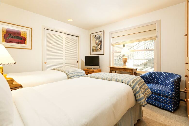 Durant Condominiums By Frias