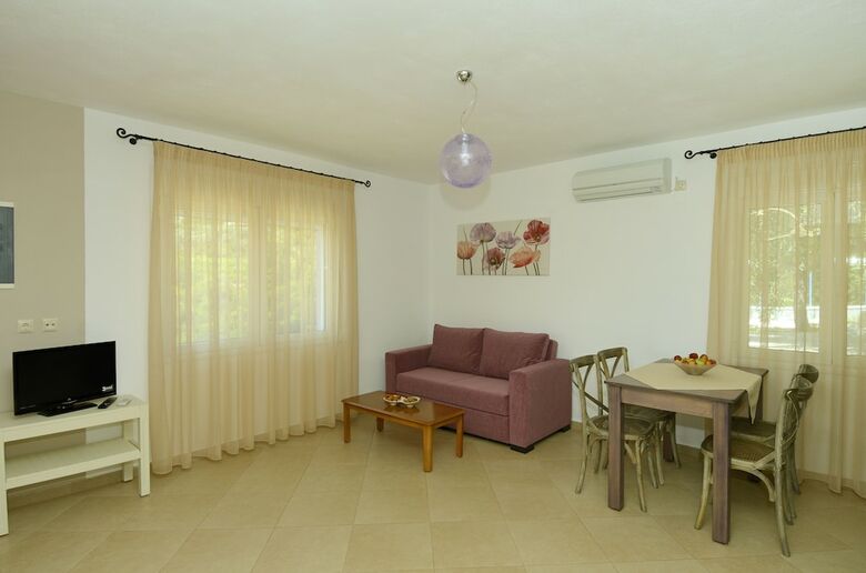 Myrtilos Cottage