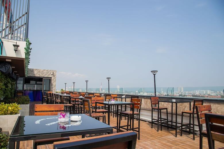 Danaciti Hotel