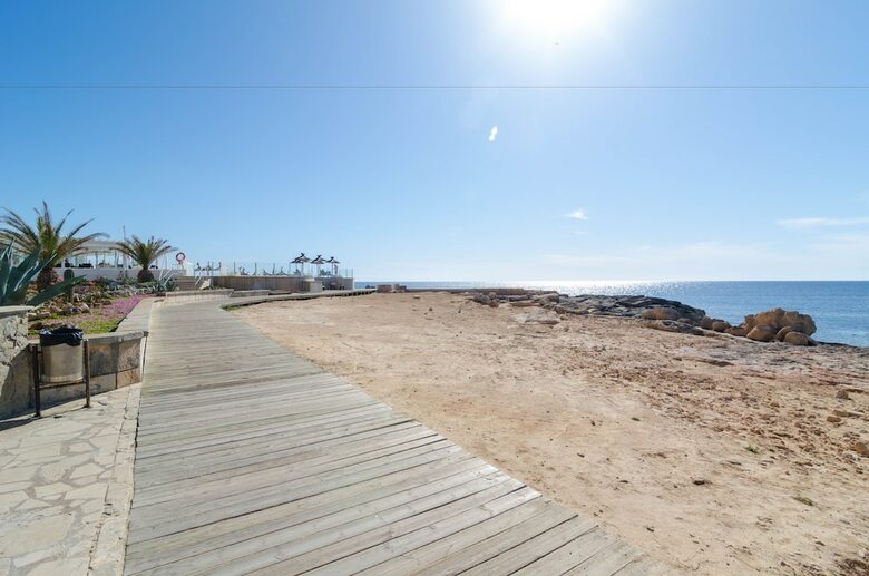 Villa Llam�ntol