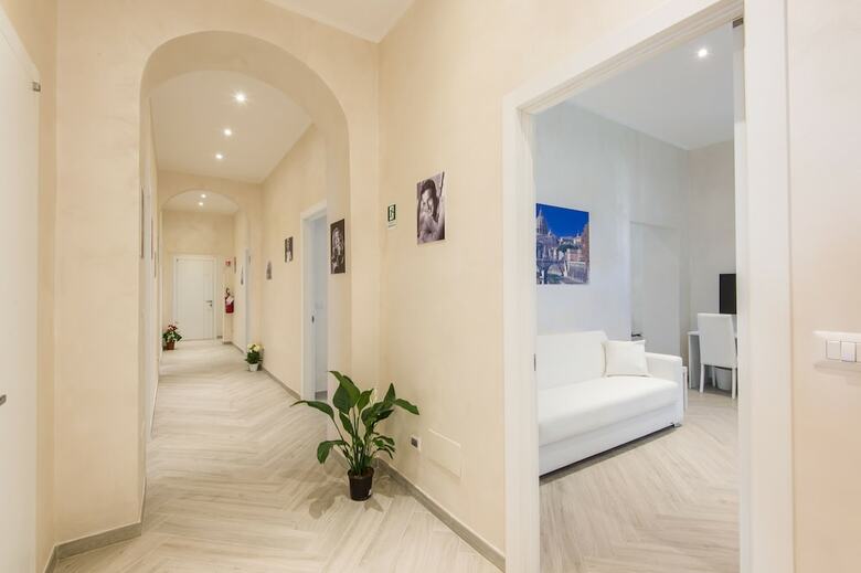 Penta Luxury House