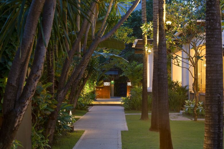 Villa Alaya Dedaun Kuta