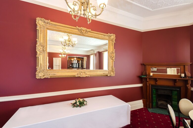 Criterion Hotel Warwick