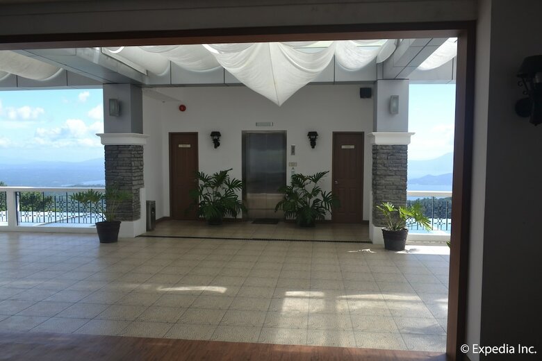 Vista Real Hotel