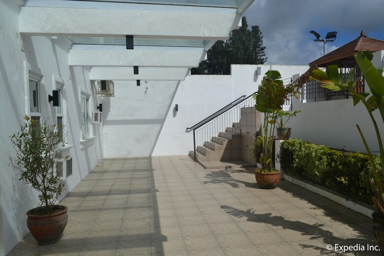 Vista Real Hotel