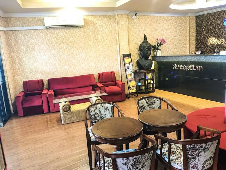 River Star Hotel