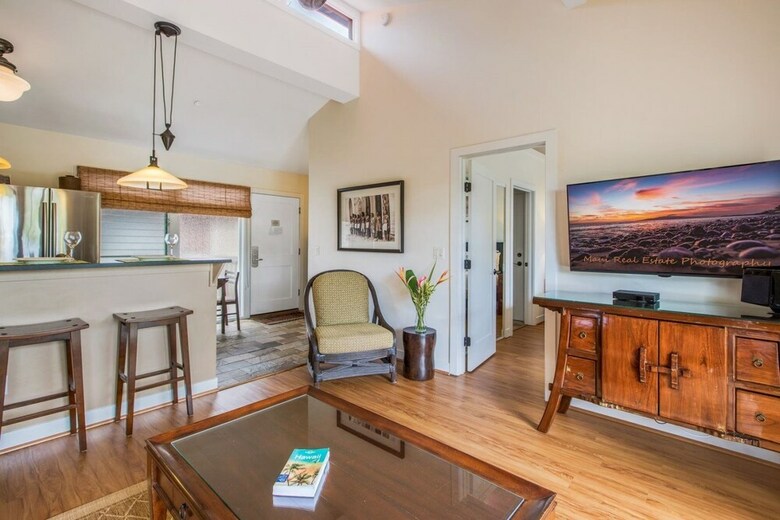 Lahaina Condo J204 - 2 Br Condo