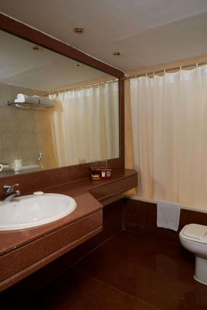 Hotel Pyramisa Downtown Residence