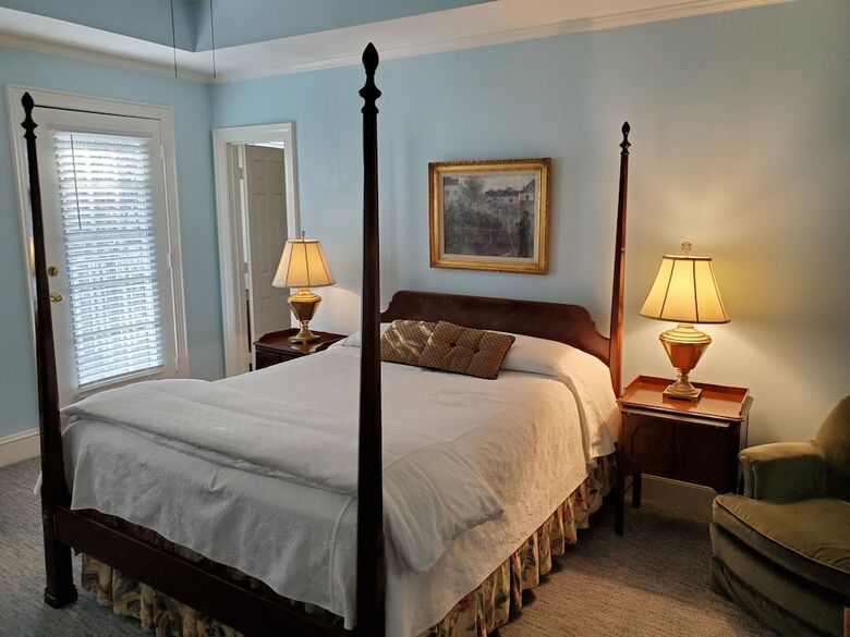 Bed & Breakfast Morehead Inn
