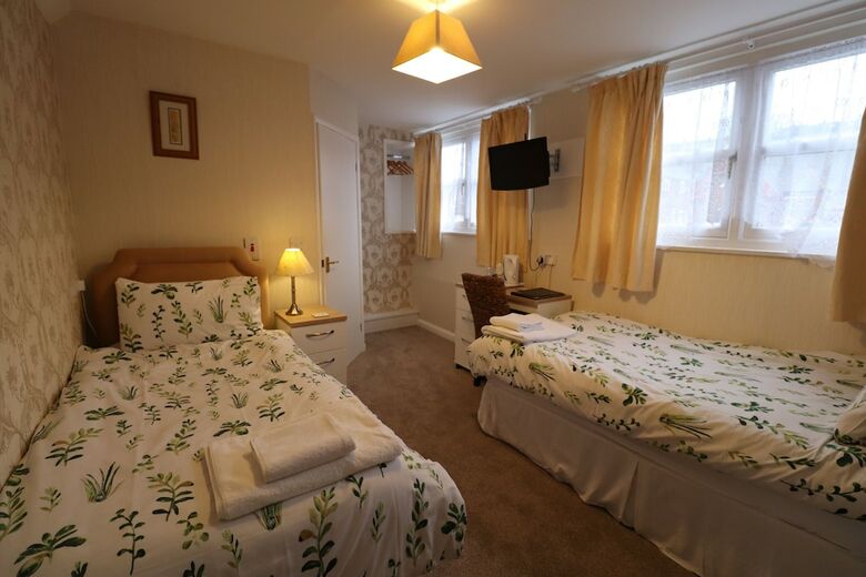 Raincliffe Hotel