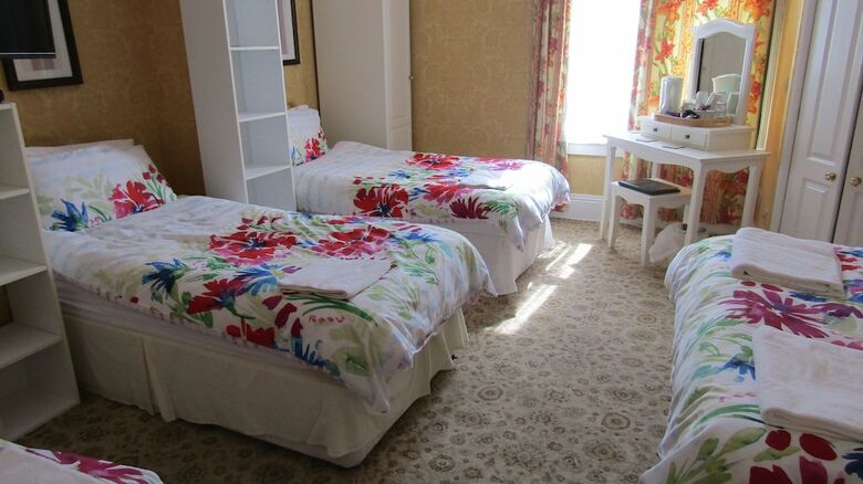 Raincliffe Hotel