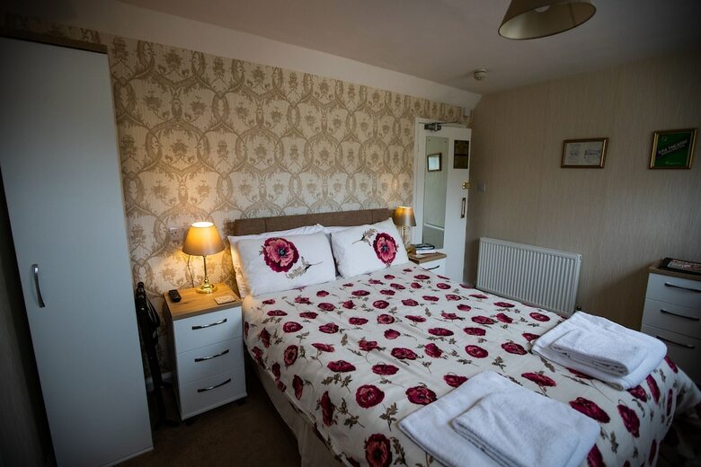 Raincliffe Hotel