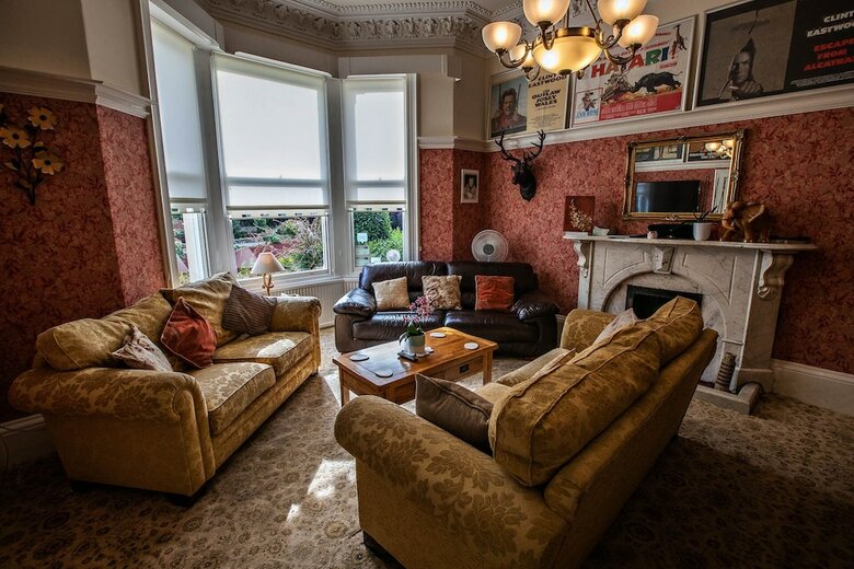 Raincliffe Hotel