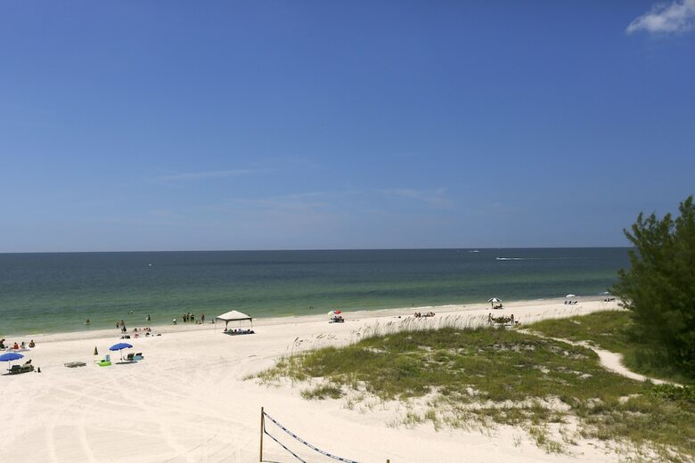 Hotel Barefoot Beach Club
