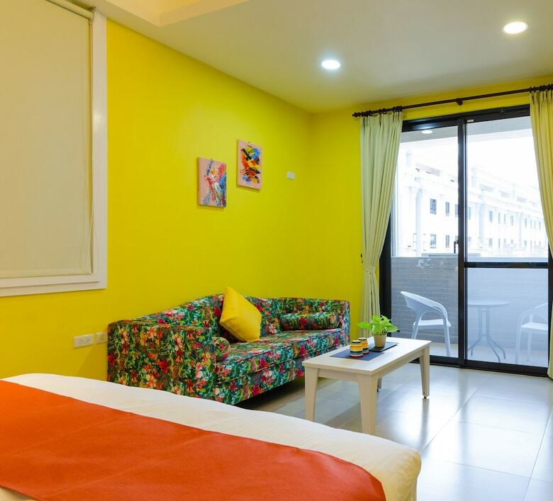 Bed & Breakfast Rainbow House