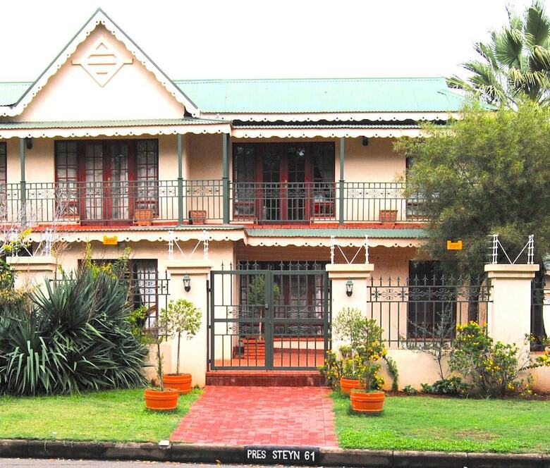 Hotel Oakwood Lodge