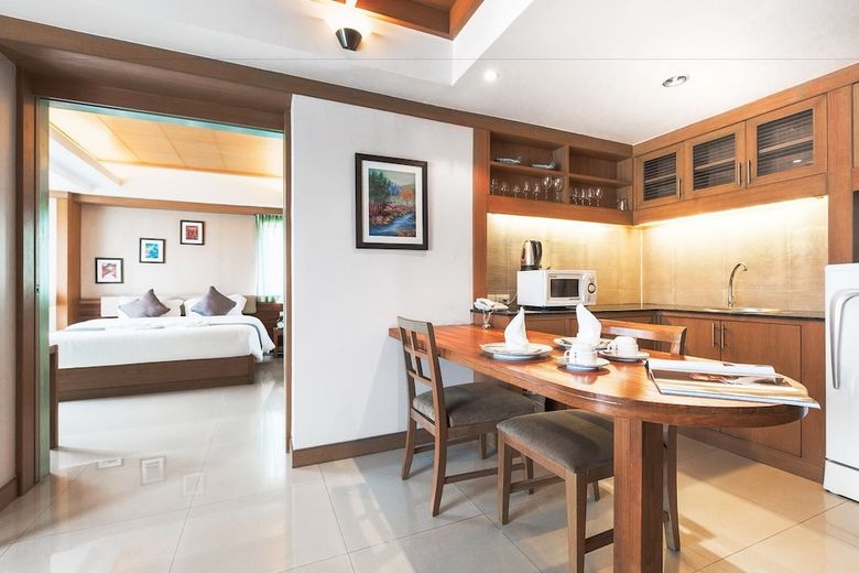 Hotel Green Mansion & Service Apartment