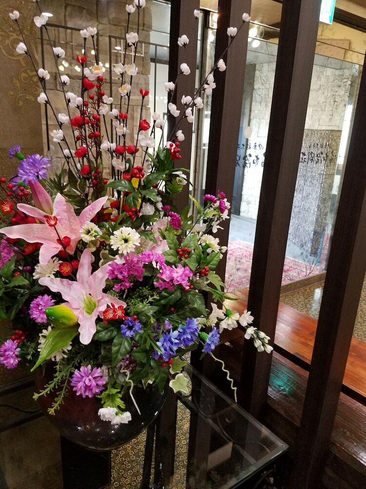 Yufuin Besso Shikisai Hotel