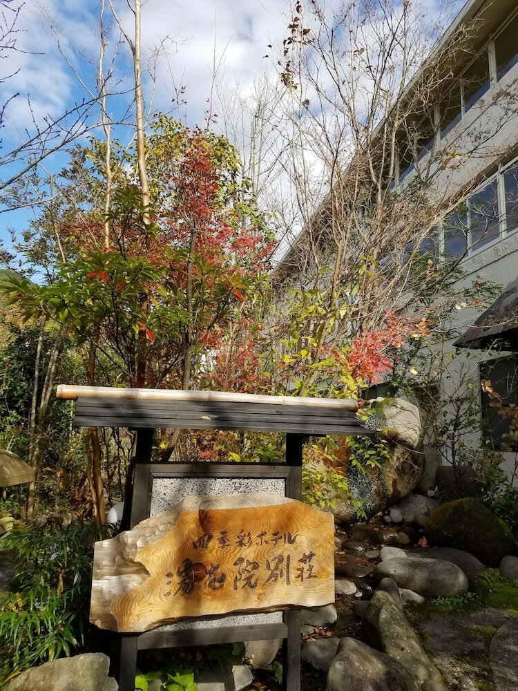 Yufuin Besso Shikisai Hotel