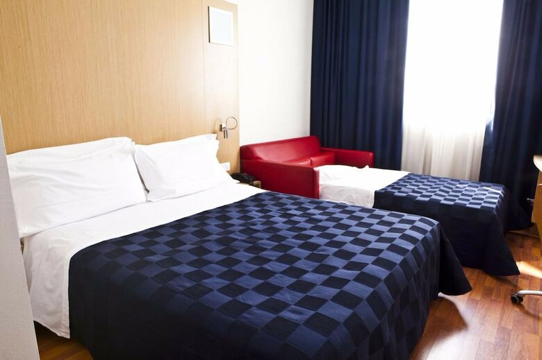 Hotel Ramada Encore By Wyndham Bologna