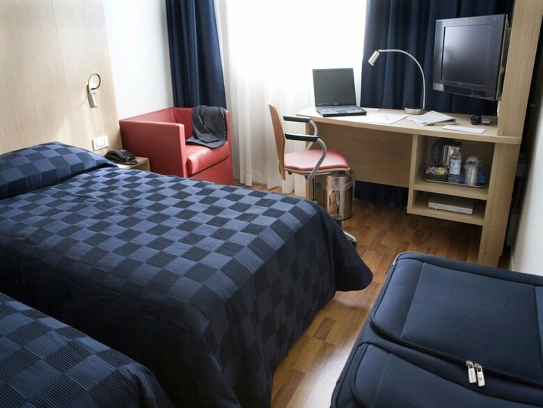 Hotel Ramada Encore By Wyndham Bologna