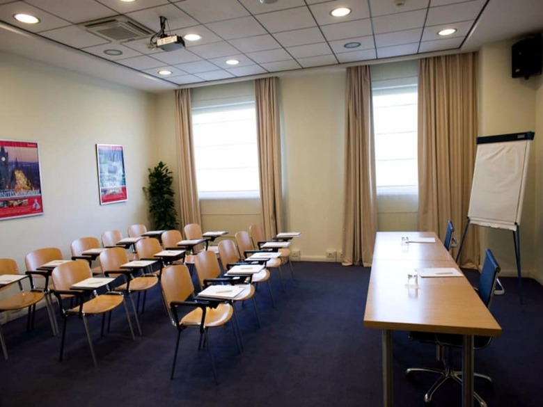 Hotel Ramada Encore By Wyndham Bologna