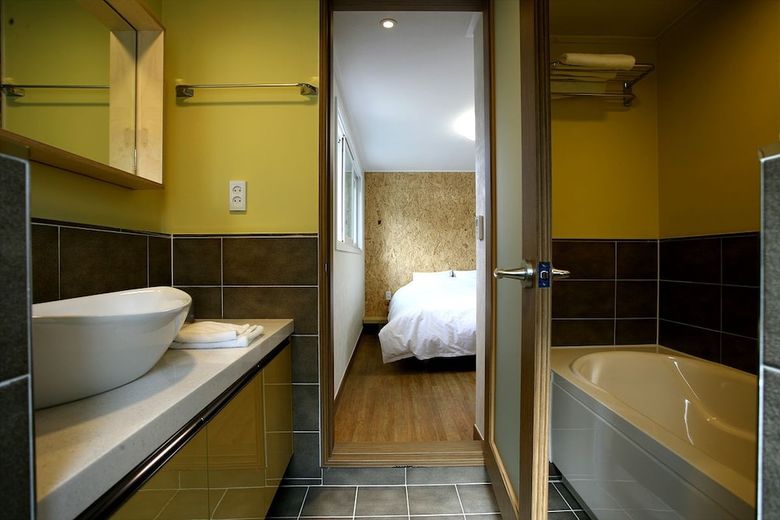 Hotel Seochon B&B Suran