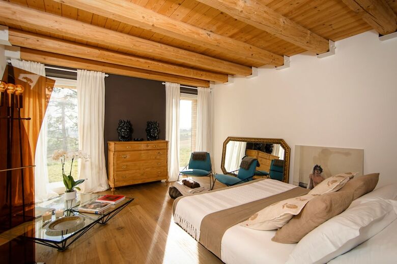 Bed & Breakfast Casavostra - Ambience Suites