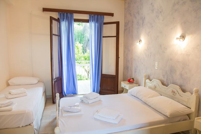 Aparthotel Aristides Studios