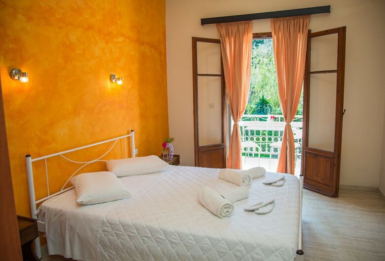 Aparthotel Aristides Studios