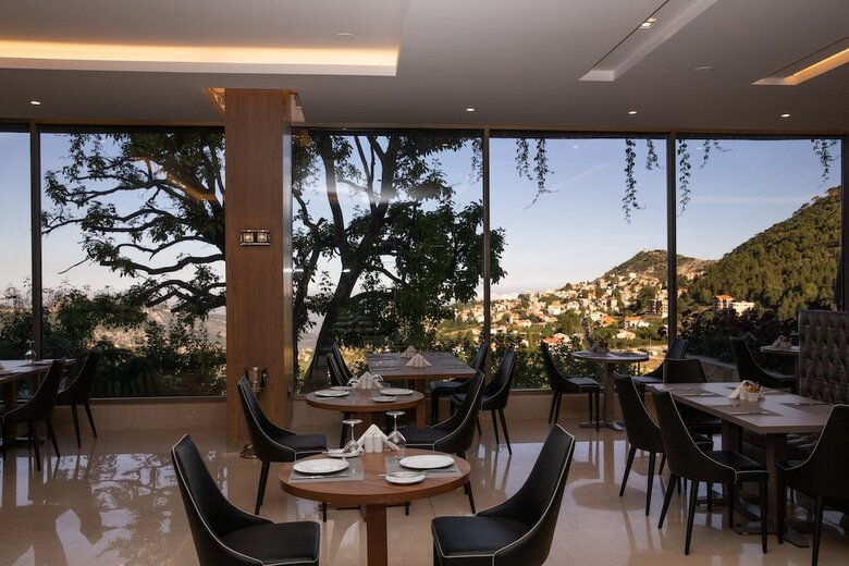 Mist Hotel And Spa By Warwick