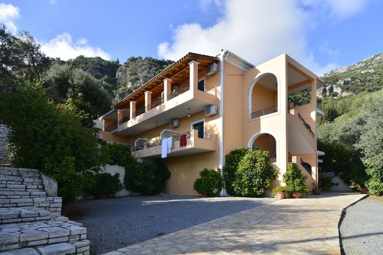 Apartamentos Rhea Complex