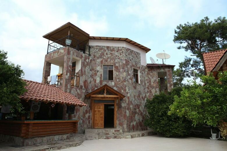 Woodline Hotel