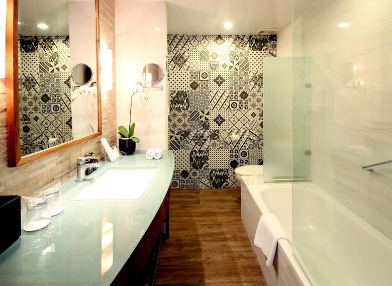 Hotel Away Bali Legian Camakila Resort