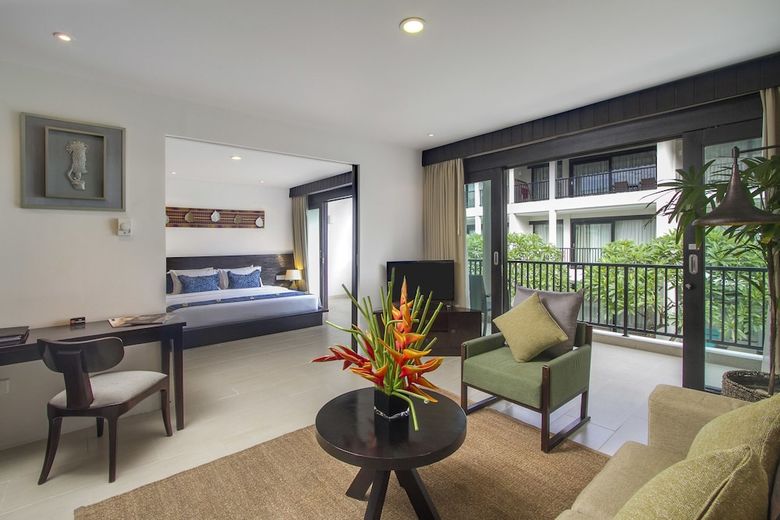 Hotel Away Bali Legian Camakila Resort