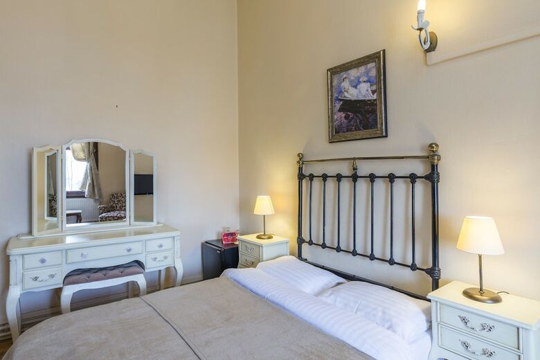 Anastasia Meziki Hotel