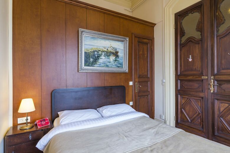 Anastasia Meziki Hotel